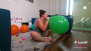 Looning Squirting By Booty Plug Betty