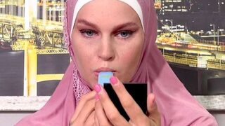 Pink hijab lady is doing some sexy selfie